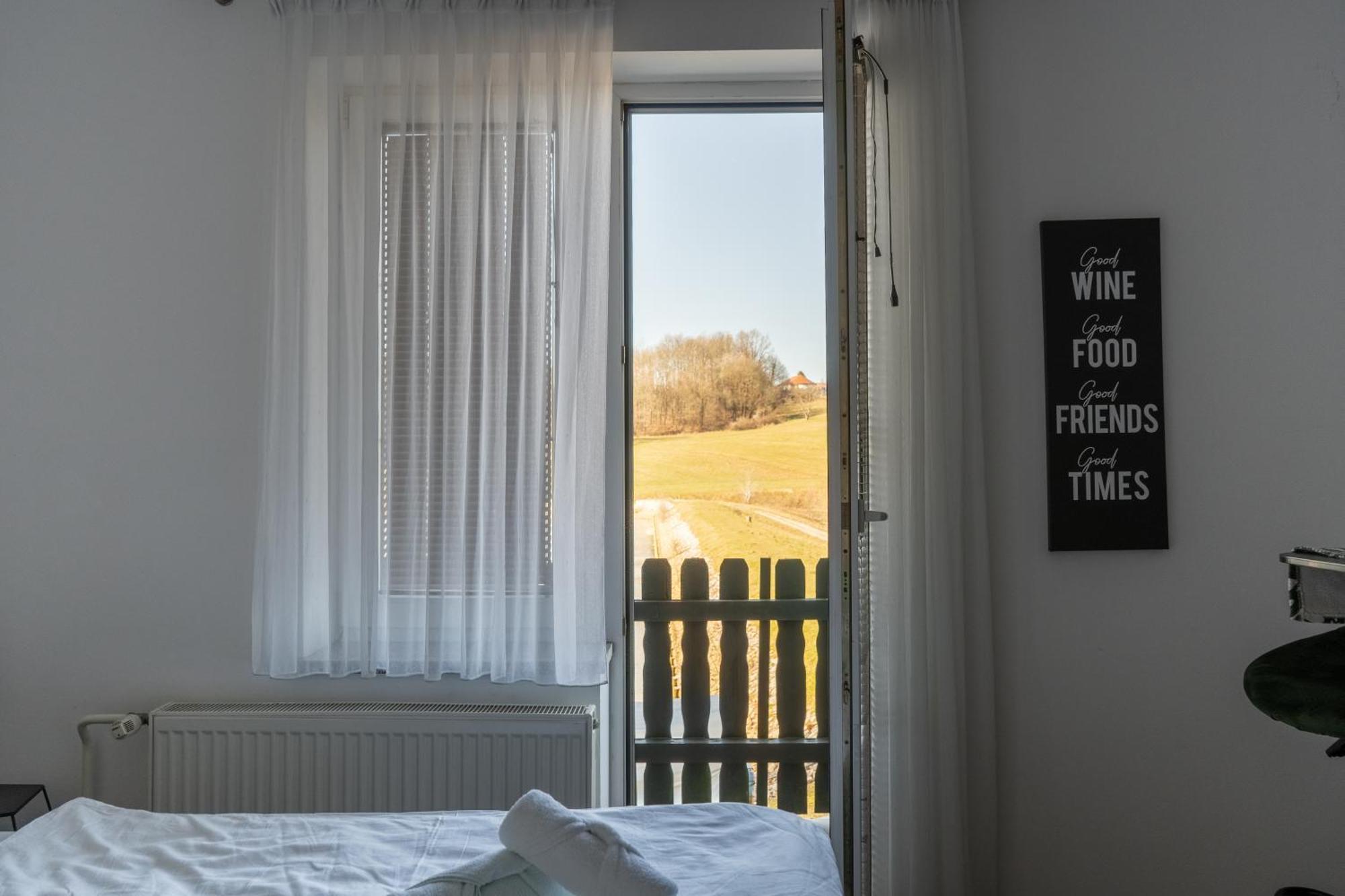 Penzion Ob Ribniku Podlehnik Exterior foto